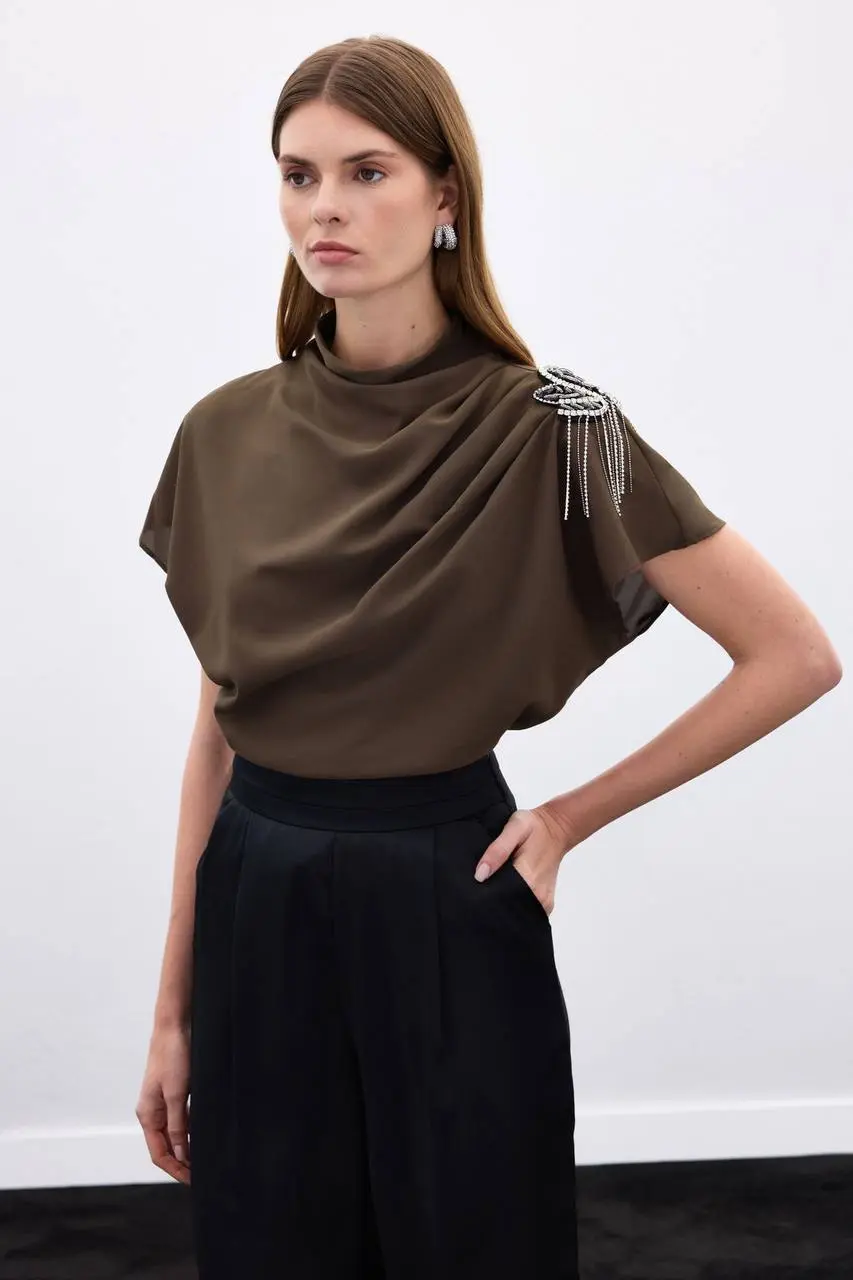 شومیز کرپ ساتن مجلسی ترک تگ گل سرشونه